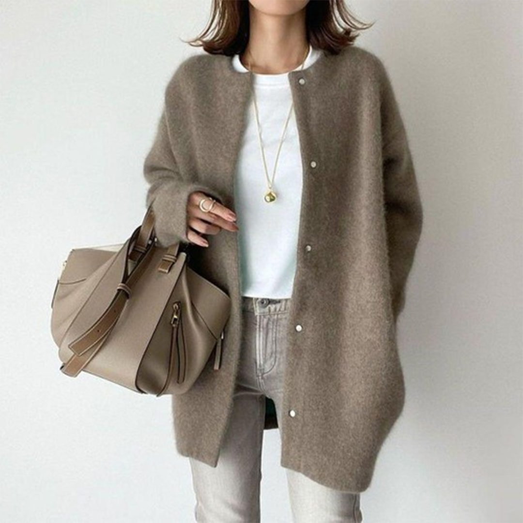 Elegant and Sophisticated Knitted Coat for Women