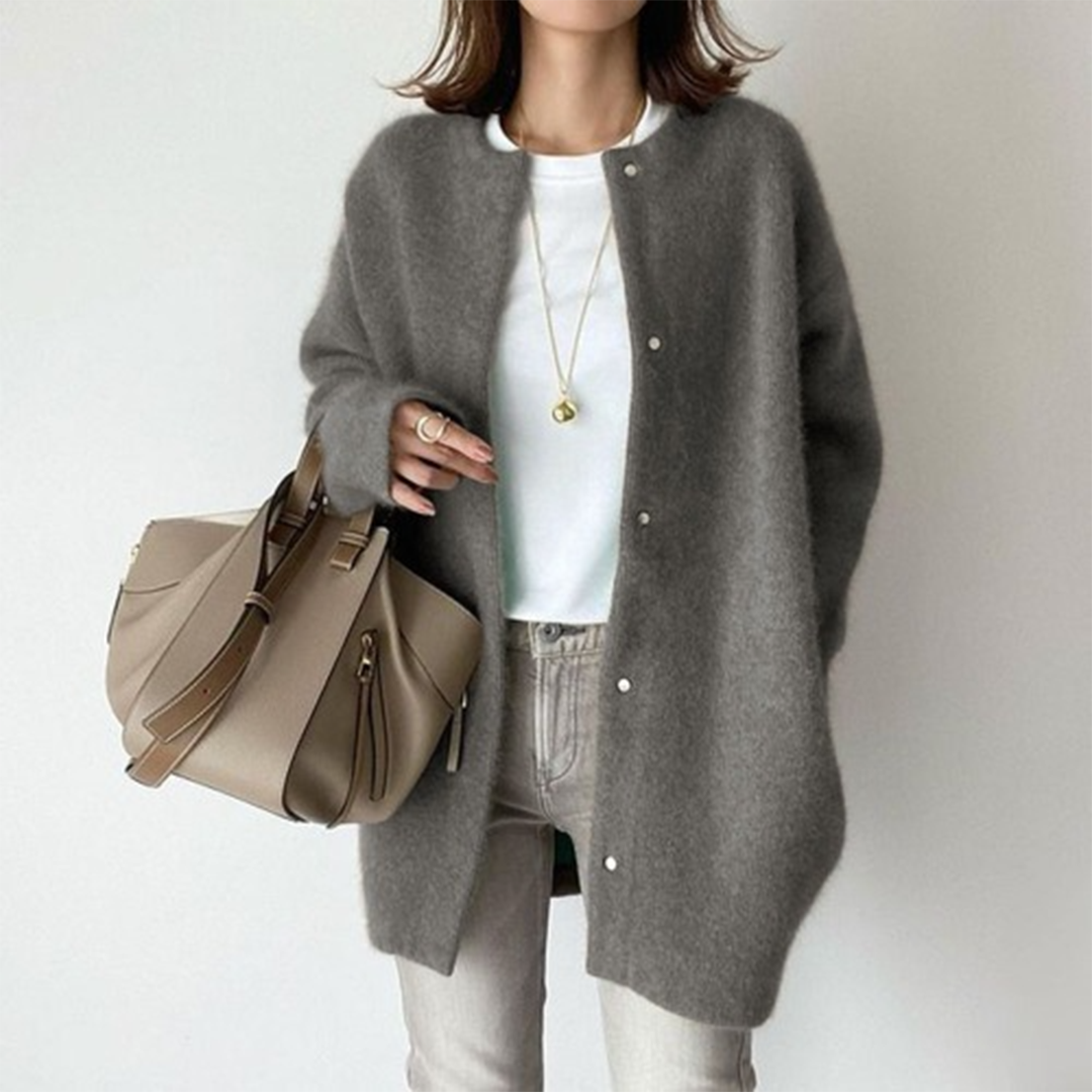 Elegant and Sophisticated Knitted Coat for Women