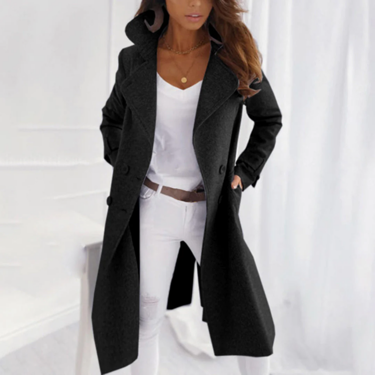 Elegant Wool Coat with Folded Collar